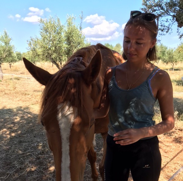 Alix, SVE en Grèce