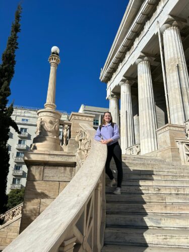 Visite d’Athènes et ses alentours : l’ancienne bibliothèque nationals d'Athènes et le site archéologique de Delphes