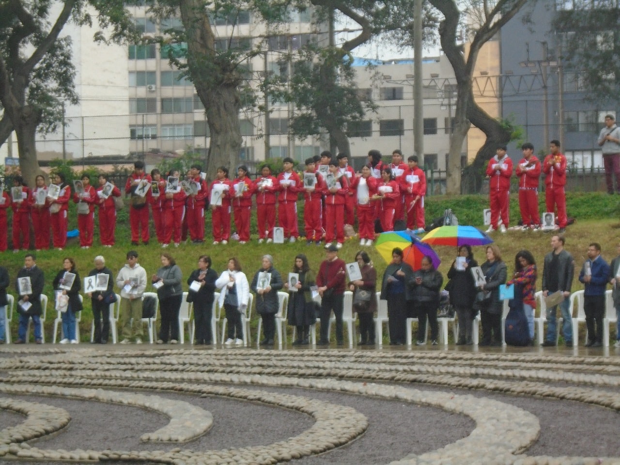 Lors d'une cérémonie commémorative à l'occasion de l'anniversaire du rapport final de la CVR, célébrée à El Ojo que LLora. Lima.